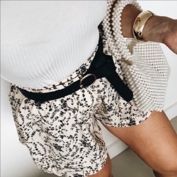 Pretty Little Things Shorts - Picture 3 of 4